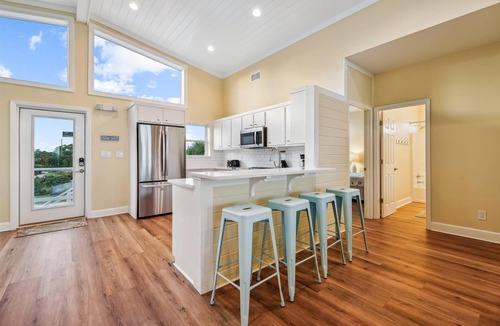 East End House | WELCOME TO DREAM BUILDER! This 4-bedroom and 4 bath Gulf Front home is where dreams are built.