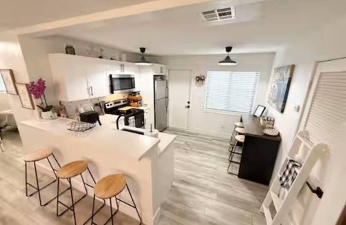 North Miami House | Welcome to La Casita, your private and cozy escape in the heart of North Miami🌴✨