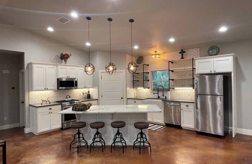 Mount Vernon House | Welcome to our “cozy modern country home near the beautiful Lake Cypress Springs