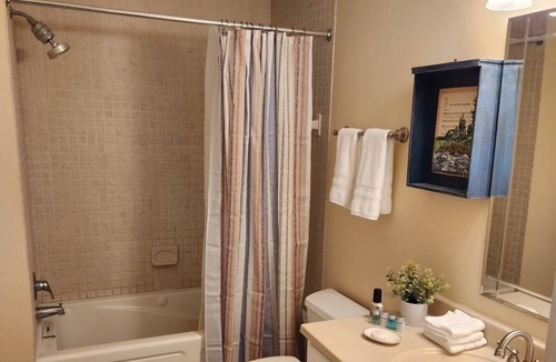 Dadeville Condo | Welcome to Relaxation
