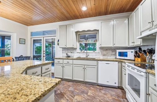 Plantation House | Welcome to Sun Treader!
