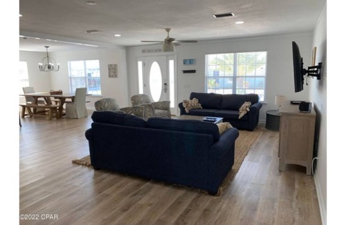 Fort Bay House | Welcome to the Sunshine Shack! Private backyard pool only 2 blocks from beach