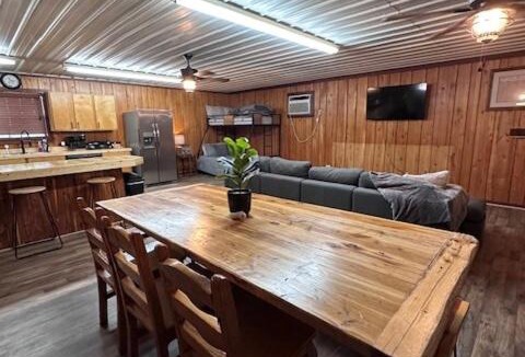 Kildare House | Welcome to the Junction Cabin!