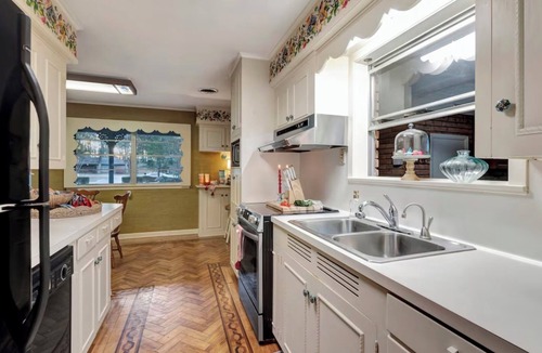 Lufkin House | Welcome to The Lawerence House! Full of room and special touches!