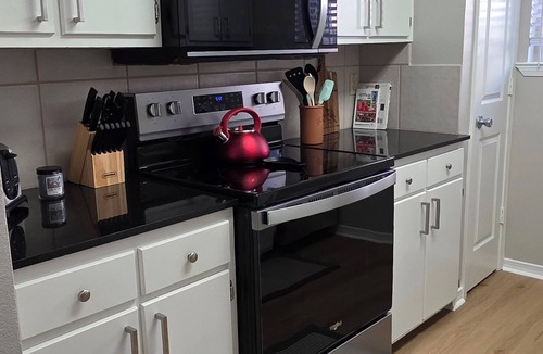 Gonzales Condo | Welcome to the Little Crawfish - 2BR/1.5BA -SUPER CLEAN Condo in Gonzales LA