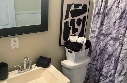 Harvey House | Welcoming 2-bedroom house in Harvey