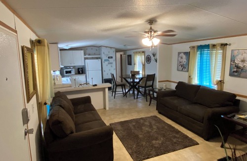 Mexia House | Welcoming 2-Bedroom 2-Bathroom Mobile Home RV space available