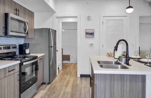 Zephyrhills Condo | Wellness Stay Near Tennis & Pickleball | King Suite & Twin Room