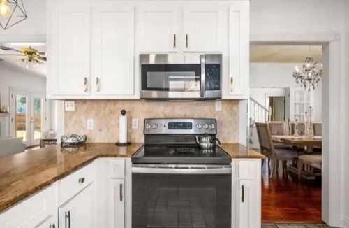 Alexandria House | WEST POINTE Piece of Mind HoMe Stays
