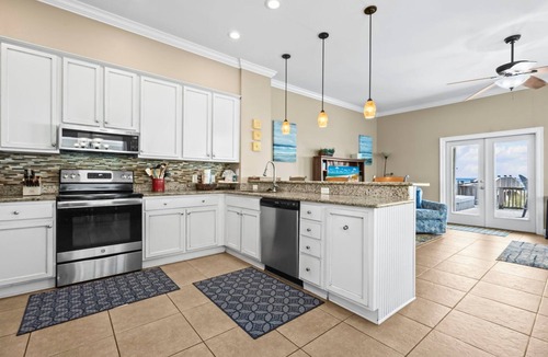 Southpointe House | West Side of Beautiful 5 BR Beach Front Duplex W/Pool