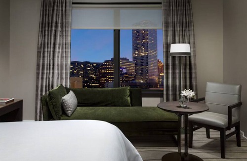 French Quarter Hotel | Westin New Orleans | Traditional King Room | Walk to Bourbon Street