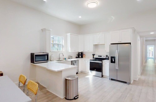 Mid-City House | Whimsical 5BD | Pool |Parking| Streetcar Location!