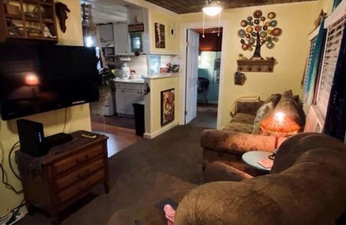 Bacliff Cottage | Whimsical Mermaid Retreat with Private Deck in Bacliff, Texas