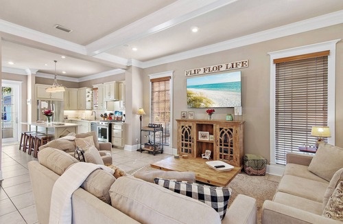 Sunnyside House | "White Caps Inn" Stunning home w/Private Pool in Carillon Beach. Walk to beach!