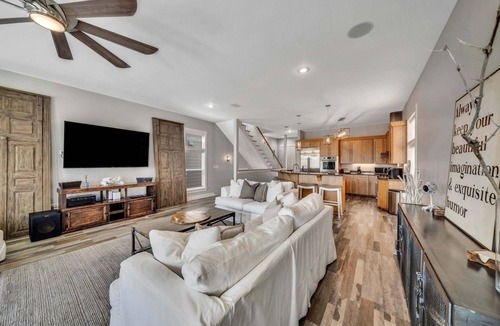Bel Air House | Wild Herron-Boaters Paradise! Boat dock, Beach Views Private Pool. 4 BR home.