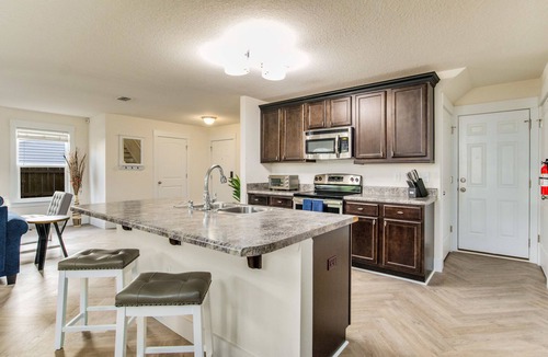 Brent House | Willow's Retreat: Modern Comforts Meet Outdoor Bliss in This Spacious Pensacola Haven