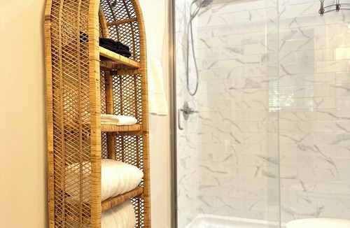 Biloxi Hotel | Willow Suite at The Mockingbird Inn Boutique Hotel