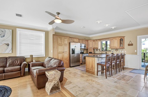 Isles of Capri House | Winter Getaway by the Bay-Pool & Spa! Direct Water View! Near Marco Is. Beaches.