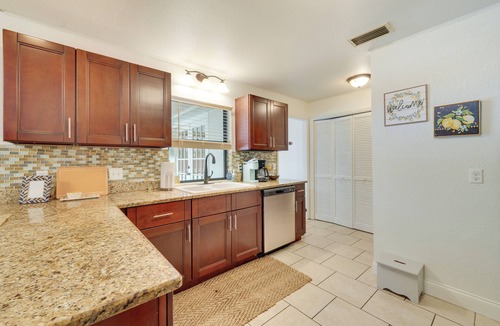 Cypress Gardens Cottage | Winter Haven Retreat w/Private Pool!