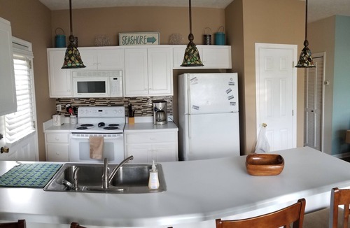 El Centro Beach House | Within 5 minutes of Pier Park! Newly refreshed & quiet!