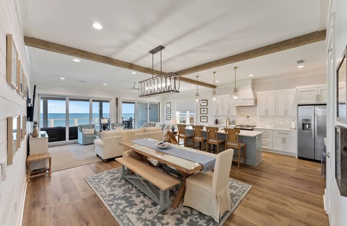 East End House | WOAH NELLIE! NEW Gulf Front Home pool, hot tub and elevator on St. George Island