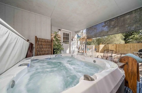 Hot Springs Cottage | Wonderful Hot Tub, Entire Cottage, Gated Privacy, Lakeview!