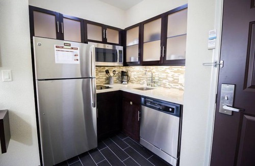 Legacy Park Apartment | Wonderful King Studio | Enjoy Free Breakfast, Free Wi-Fi, and an Outdoor Pool