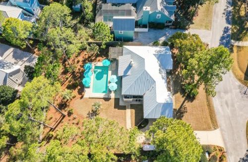 Sugarwood Beach House | Wood Beach Retreat Perfect 30A Location offering Easy Beach Access & Private Pool