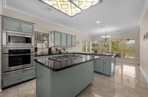 College Park House | Woodlands Area Lakeview Retreat