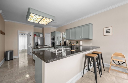 College Park House | Woodlands Area Lakeview Retreat