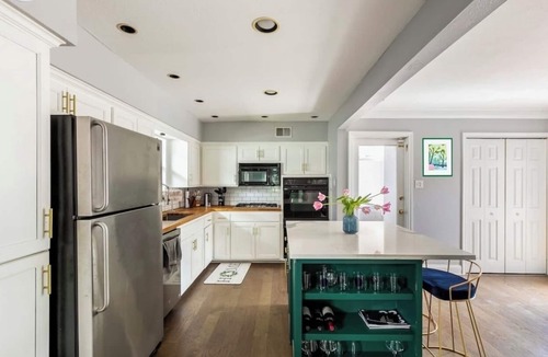 Lake Highlands House | World Cup Hub, private pool home"L" streets near White Rock Lake & Arboretum