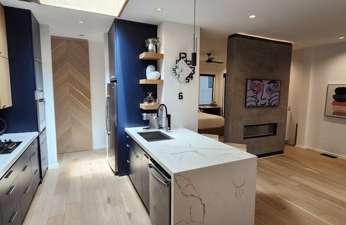 Braeswood Place Apartment | World Cup Luxury apartment 1.7 miles to NRG stadium, transportation included