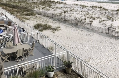 White Sands House | WOW Closest to the Gulf Luxury 4 Bed,3Bath 3 Decks Sleeps 14 2500 SF