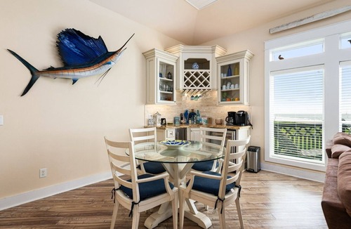 Port Bolivar House | WOW (Wade on the Water) - Amazing Beachfront with all the extras!