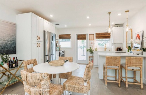 Parker Ridge Apartment | WPB Private Luxury 2 Bedroom Escape in Antique Row