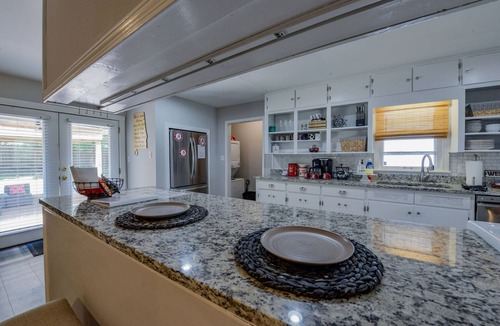 Forest Lake House | Wright Spot - Book now for football season! Close to Campus!