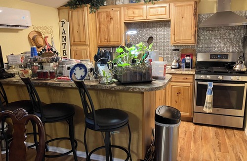 Tyler RV Rental | WWII Room Cabin & memorabilia in a comfortable campground with AC in the country