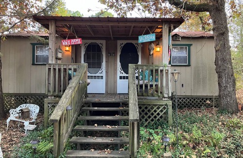 Tyler RV Rental | WWII Room Cabin & memorabilia in a comfortable campground with AC in the country
