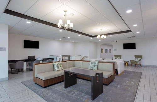 Tallahassee Hotel | Wyndham Garden Tallahassee Capitol