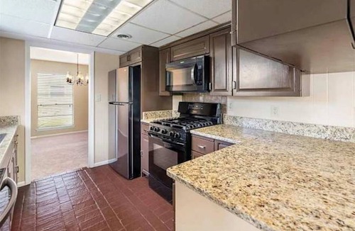 Slidell House | Your choice of room w/a private bathroom and dedicated half-bath.