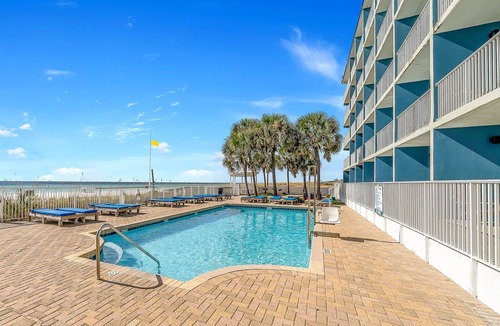 Fort Bay House | Your Home Away From Home! Gulf View, Free Parking, Direct Access to Beach
