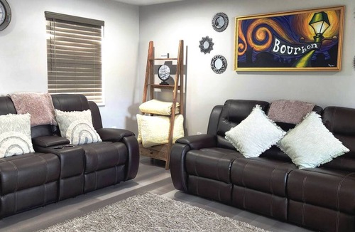 Kenner - Louis Armstrong International Airport Apartment | Your home, away from home!
