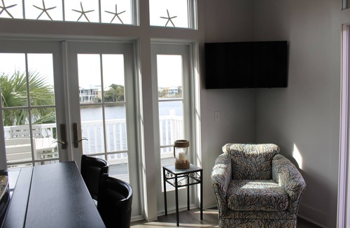 Sunnyside Cottage | Your personal complimentary beach loungers on an uncrowded beach are ready!