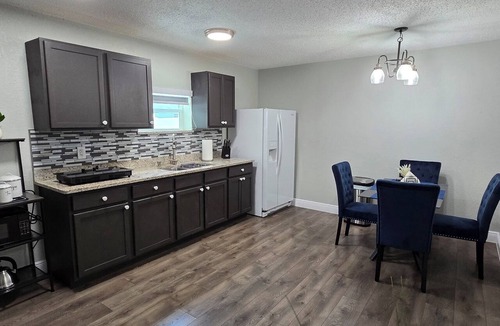 Lakeland House | Your private and cozy in law suite
