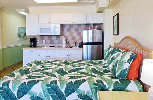 Lenox Park Condo | Your Slice of Paradise! Spectacular Views of Ocean, Beach, City on 8th Floor-Smart TV-DVD-FREE WIFI!