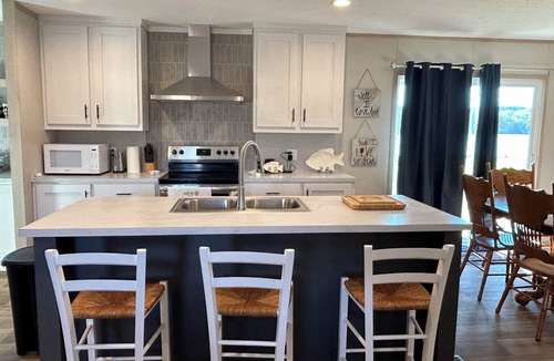 Negreet House | Your Toledo Bend Lakefront Home – Neighborhood Boat Launch Just Next Door