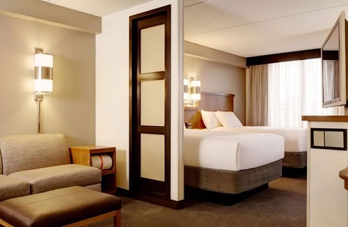 St. Johns Hotel | Zilker Metropolitan Park Tour! 4 Spacious Units w/FREE Parking, Outdoor Pool!