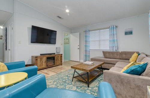 Crystal Beach House | Zula Dreams Beach House, 1min Walk To The Beach, Sleeps 16, Private Heated Pool, Pets Welcome, Fenced Yard