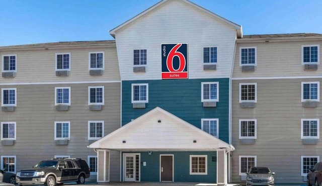1 Full Bed | Non-Smoking, Kitchen