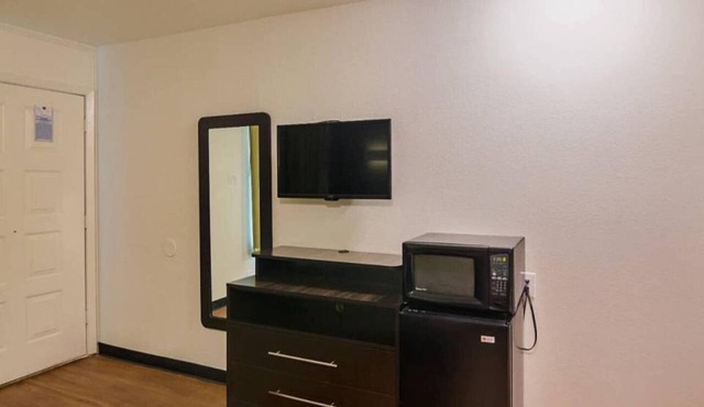 1 King Bed | Non-Smoking, Kitchen in Tyler TX
